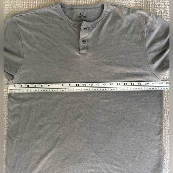 Brixton Henley T-Shirt XL Taupe Greige Earth-Tone | Standard Fit - Picture 5 of 9